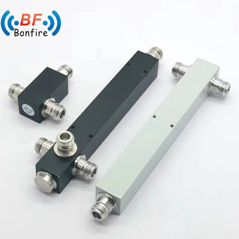 3 Way N Female Power Splitter voor aangepaste RF-componenten voor openbare veiligheid 698-3800MHz