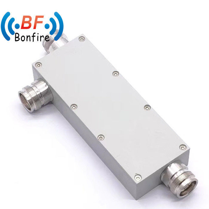 300W 1.47dB Verliesholte RF Directional Coupler 7dB Koppelingsgraad voor 698MHz-3800MHz
