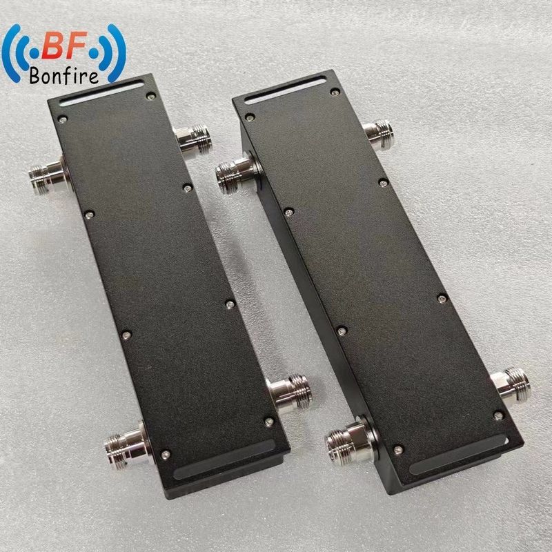 90 graden 3dB RF Hybride Combiner 2X2 Hybride Coupler voor grijze/rode/zwarte/persoonlijke kleur