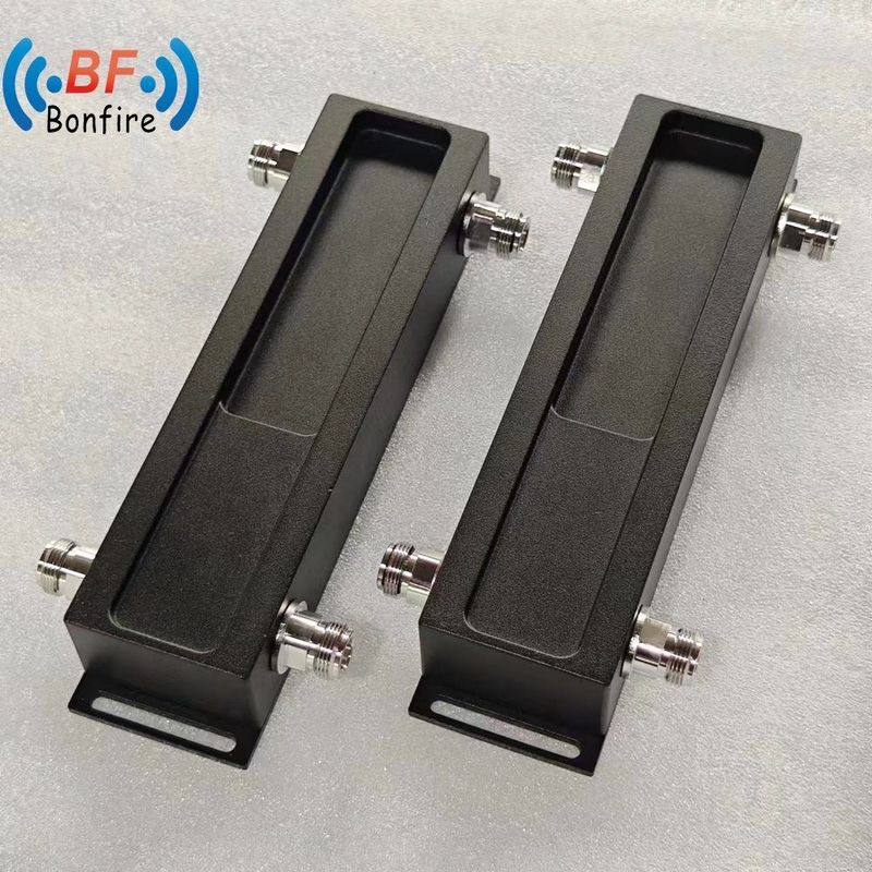 2 in 2 uit RF Hybride Combiner Frequentie 698-3800MHz N Vrouwelijke connector 50W Input Power